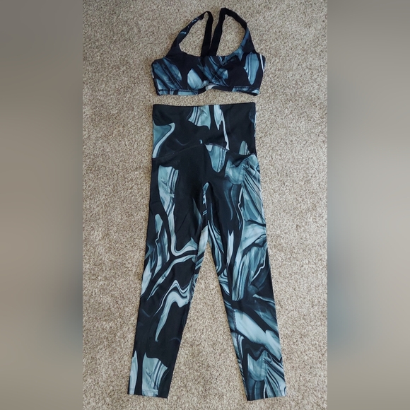 SPANX Other - SPANX Black and Blue Abstract Leggings and Top Set Size S